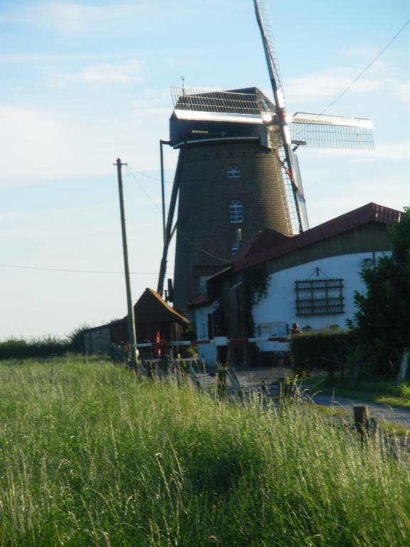 La Vallee Des Trois Monts Saint-Sylvestre-Cappel Exterior photo